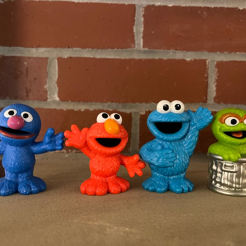 Hasbro SESAME STREET WORKSHOP Figure 2013 Oscar The Grouch Elmo Cookie Monster